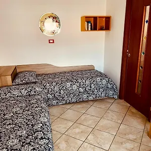 Acasadimary , La Spezia Włochy